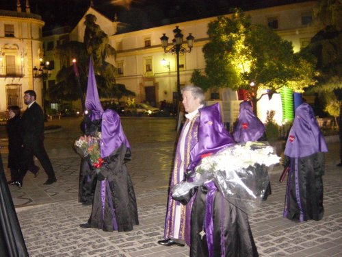 15.03.28. Dolores. Lunes. Semana Santa.