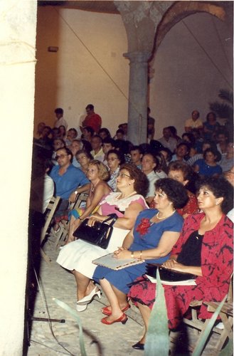 22.03.081. Asistentes al recital poético. Fto, Gallardo.