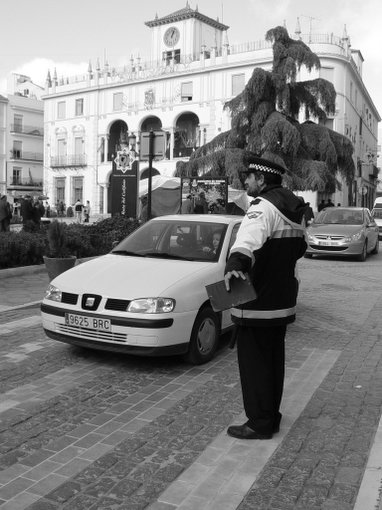 24.01.01. El Paseíllo. La plaza del pueblo.