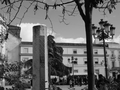 24.01.35. El Paseíllo. La plaza del pueblo.