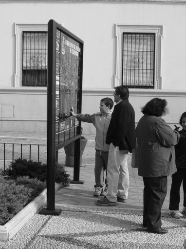 24.01.37. El Paseíllo. La plaza del pueblo.