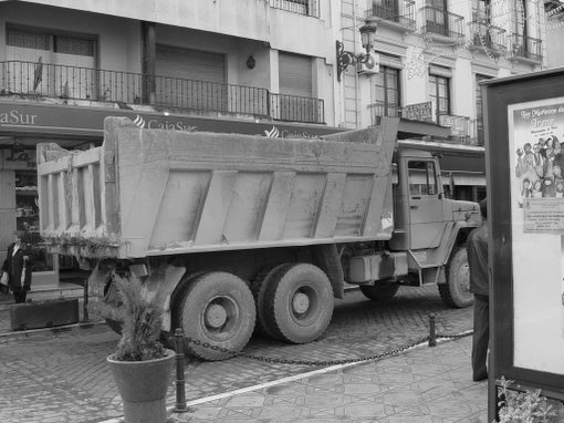 24.01.85. El Paseíllo. La plaza del pueblo.