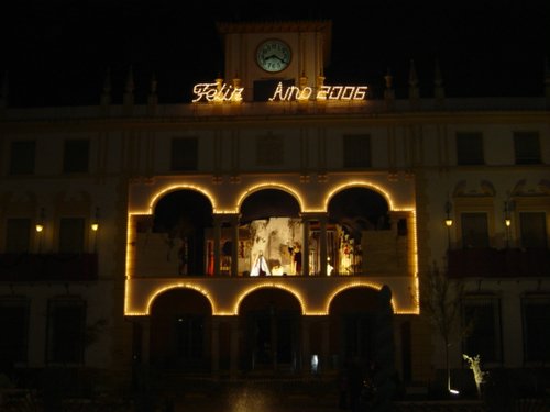 24.02.003. El Paseíllo. La plaza del pueblo.