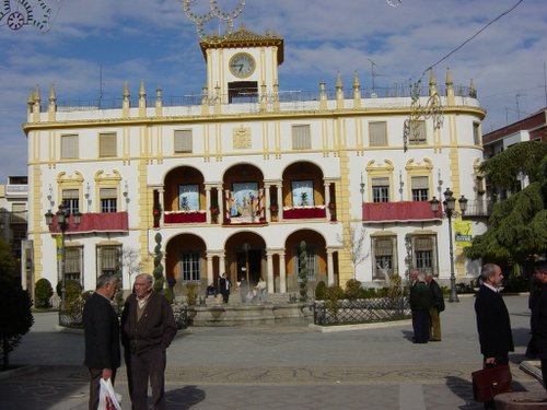 24.02.011. El Paseíllo. La plaza del pueblo.