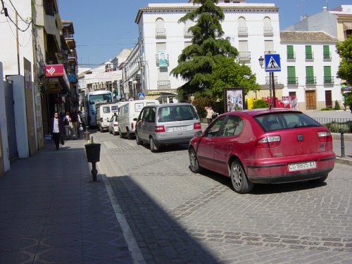 24.02.106. El Paseíllo. La plaza del pueblo.