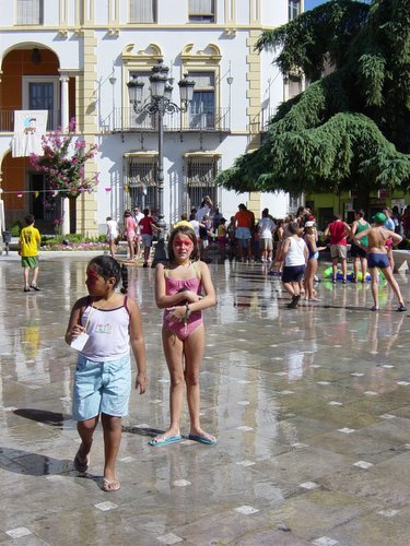 24.03.53. El Paseíllo. La plaza del pueblo.