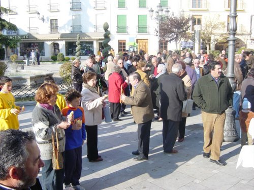 24.05.09. El Paseíllo. Desayuno molinero pro estafados en Almazaras. Febrero, 2006.