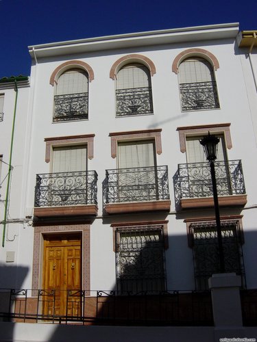 25.04.037. Puerta Graná y San Francisco. Priego. 2006.