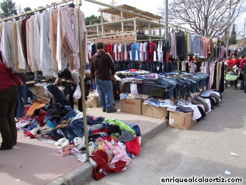 18.06.037. Mercadillo. Priego. 2007.