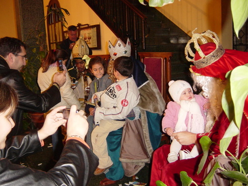 18.06.04.01. Cartas a los Magos. Hall del Ayuntamiento. Priego, 2007.