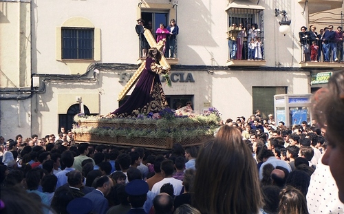 30.08.091. Nazareno. Semana Santa. Priego, 1992. (Foto, Arroyo Luna).