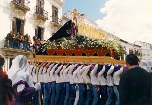 30.08.175. Nazareno. Semana Santa. Priego. 1998. (Foto, Arroyo Luna).