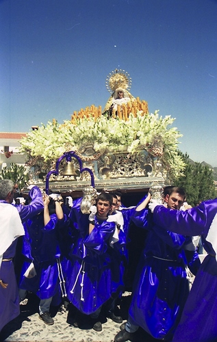 30.08.213. Nazareno. Semana Santa. Priego, 2000. (Foto, Arroyo Luna).