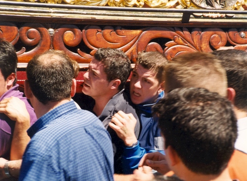 30.08.257. Nazareno. Semana Santa. Priego. 2000. (Foto, Arroyo Luna).