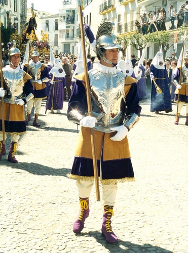 30.08.271. Nazareno. Semana Santa. Priego. 2000. (Foto, Arroyo Luna).