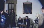 1992. Visita Consejero de Economía y Hacienda para ver las obras de la Villa. 26-11-92. Arroyo Luna.