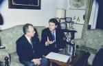 1992. Visita Consejero de Economía y Hacienda para ver las obras de la Villa. 26-11-92. Arroyo Luna.