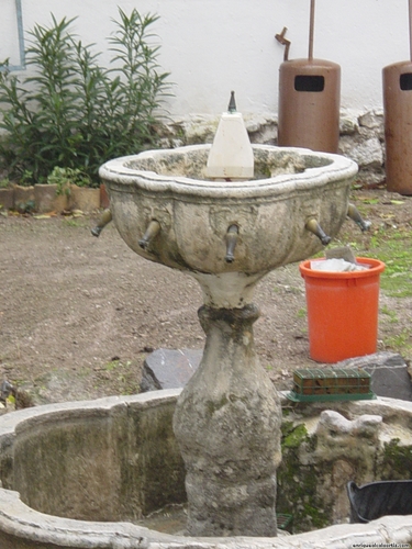 25.19.02.080. Patio de la iglesia de la Asunción.