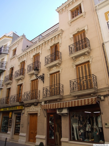 25.18.23. Plaza de Andalucía y La Ribera. Priego, 2007.