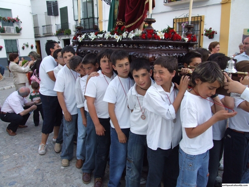 17.04.181. Procesiones infantiles. Priego, 2007.