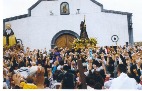 10.05.22. Mañana del Viernes Santo en el Calvario.