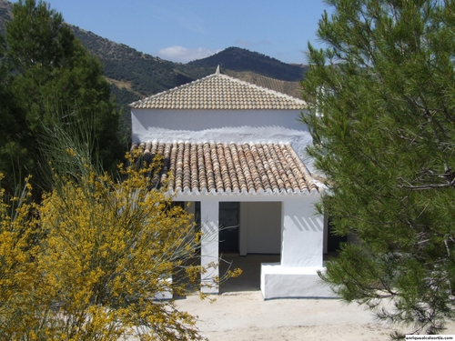 11.06.03.06. Ermita de San Miguel. El Castellar. Priego, 2007.