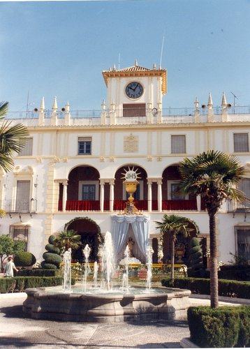 30.01.009. Palacio Municipal. Priego. (Foto, Arroyo Luna).