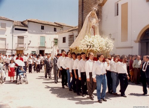 30.12.01.03. Caridad. Mayo, 1994. Priego. Foto, Arroyo Luna.