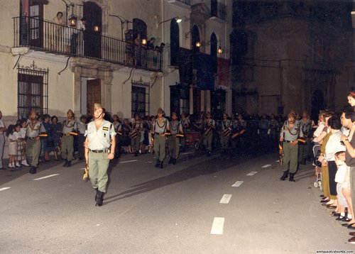 30.12.02.46. Columna. Fiestas de Mayo, 1995. Priego. Foto, Arroyo Luna.