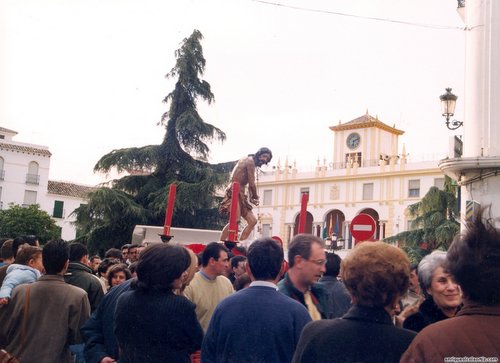 30.12.02.68.  Columna. 27-03-1999. Priego. Foto, Arroyo Luna.