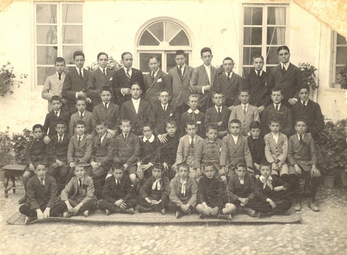 00.04.68. Grupo de estudiantes prieguenses.