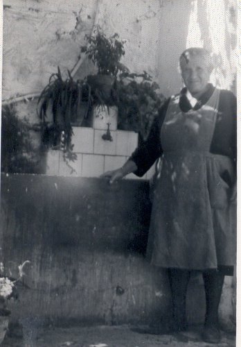 00.03.34. Madre de Mara Valverde Rincón. Arroyo Luna.