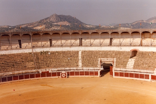 13.08.20. Plaza de toros. Tendido de sol. 1992. (M. Osuna).