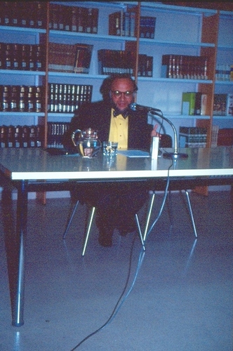 293.280392. Delfín Colomé, conferenciante.