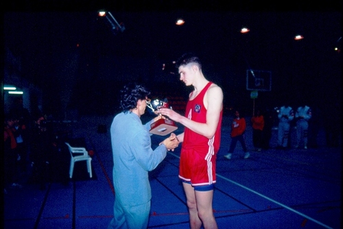 0378.140492. Inauguración Pabellón. Entrega de trofeos.