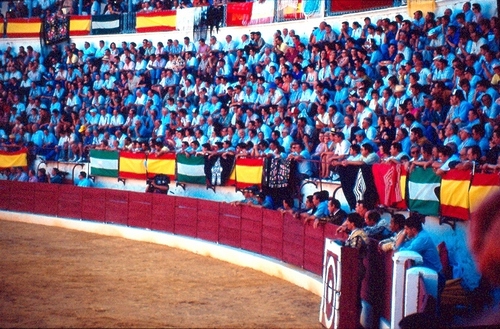 1364.030992. Tendido de sombra de la corrida de Feria.