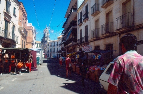 1394.040992. Feria en la calle Río.