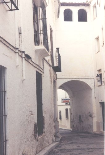 02.05.02.01. Arco de Santa Ana, antigua entrada al Barrio de la Villa.