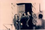 06.03.31. Nietos de don Niceto en la puerta de su casa natal en Priego el día de la donación de la casa.