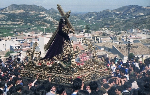 30.08.054. Nazareno. Semana Santa. Priego, 1986. (Foto, Arroyo Luna).