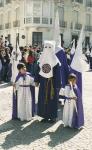30.08.066. Nazareno. Semana Santa. Priego, 1986. (Foto, Arroyo Luna).