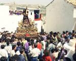 30.08.081. Nazareno. Semana Santa. Priego, 1989. (Foto, Arroyo Luna).