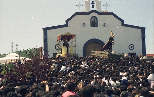 30.08.094. Nazareno. Semana Santa. Priego, 1992. (Foto, Arroyo Luna).
