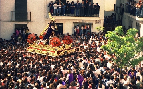 30.08.096. Nazareno. Semana Santa. Priego, 1993. (Foto, Arroyo Luna).