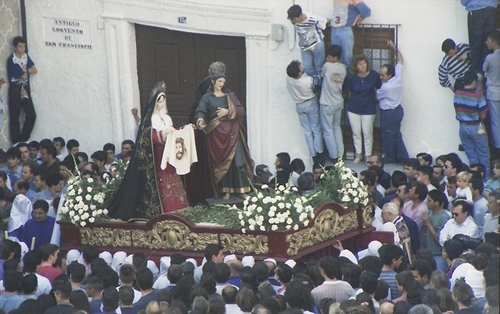 30.08.116. Nazareno. Semana Santa. Priego, 1995. (Foto, Arroyo Luna).