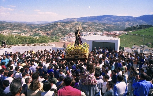 30.08.145. Nazareno. Semana Santa. Priego, 1997. (Foto, Arroyo Luna).