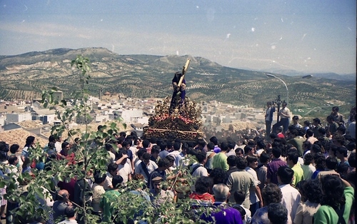 30.08.154. Nazareno. Semana Santa. Priego. 1984. (Foto, Arroyo Luna).