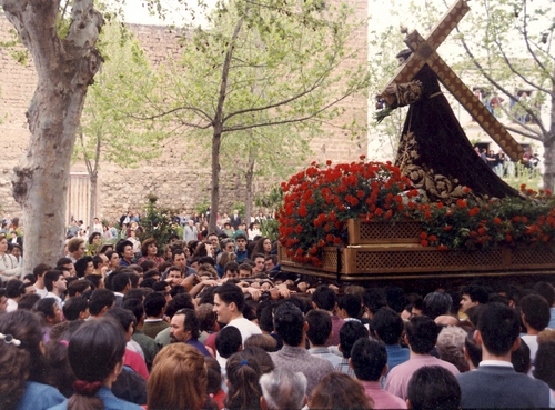 30.08.166. Nazareno. Semana Santa. Priego. 1993. (Foto, Arroyo Luna).