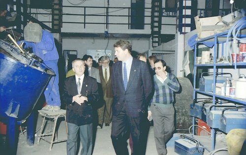 1992. Visita Consejero de Economía y Hacienda para ver las obras de la Villa. 26-11-92. Arroyo Luna.