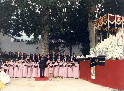 30.12.04.05. Soledad. Coronación. Priego, 1994. (Foto, Arroyo Luna).